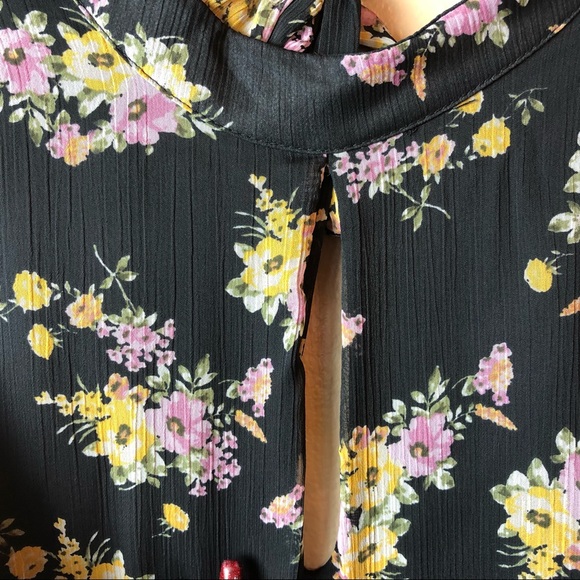 Floral Print Romper - Picture 4 of 6